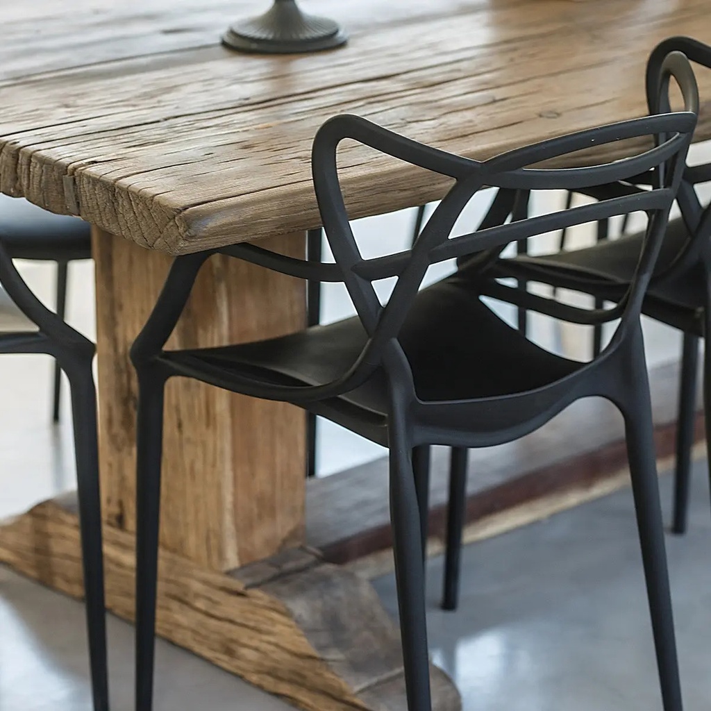Silla Allegra De Diseño Para Comedor Interior Y Exterior. Estructura De La Silla Negro Asiento Negro Diseño De La Tela Liso