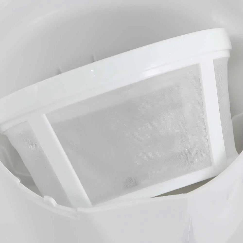 Cafetera Black+decker Cm0410-ar - Semi Automática Blanca. Blanco
